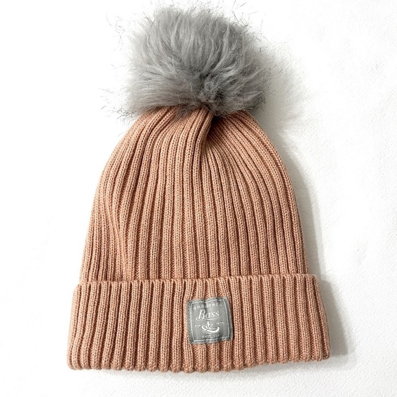 GH Bass and Co Women’s Beanie Hat With Pompom in Tan Color OS Ribbed Knit‎ Lined - Picture 1 of 6